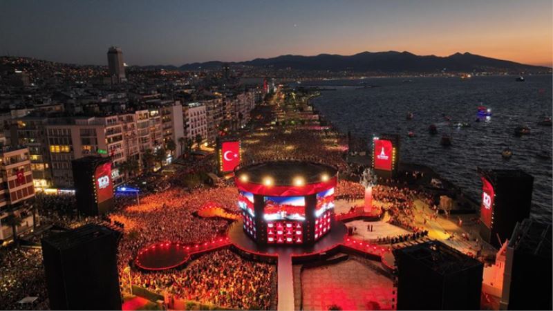 Başkan Soyer: “Cumhuriyeti yine barış ve demokrasiyle taçlandırmak bize düşüyor”