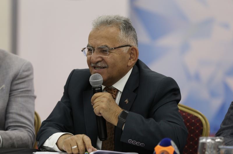 Başkan Büyükkılıç’ın Muhtar Toplantılarındaki Durağı Pınarbaşı Oldu