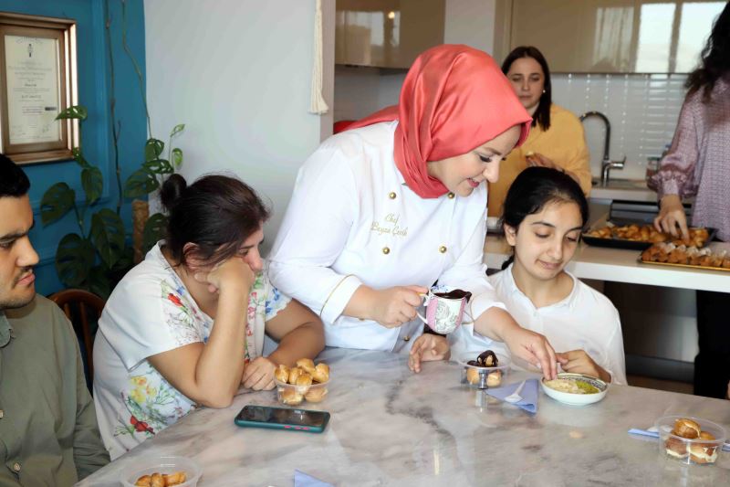 GLUTEN HASSASİYETİ OLAN ÖZEL ÇOCUKLAR, GLUTENSİZ TATLI YAPMAYI ÖĞRENDİ