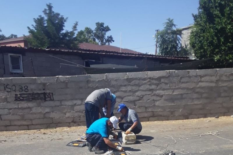 İlçemize bağlı Saraycık mahallesinde sürüş ve yaya güvenliği açısından aynalama ve kasis çalışmamız yapılmıştır. Daha güzel İNCESU için çalışıyoruz