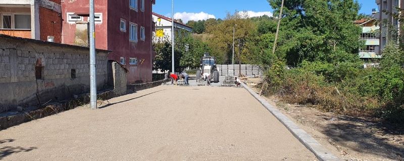 Süleyman Çelebi Sokak ta kilitli parke örüm çalışmalarına başladılar