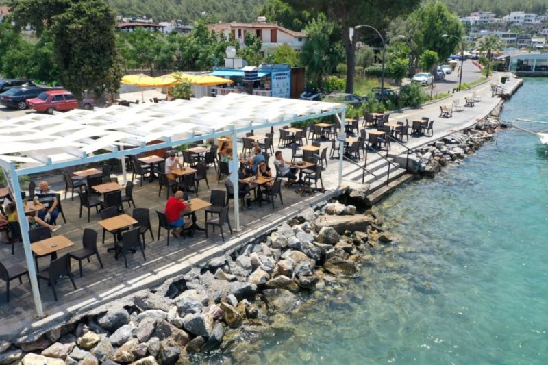 BELEDİYE KAFELERİ SUNDUĞU HİZMETLE TAKDİR TOPLUYOR