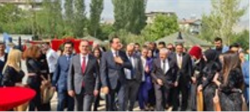 Herkari Kadın Girişimi Üretim ve İşletme Kooperatifi tarafından kurulan Organik Tarım Evi’nin açılışı yapıldı