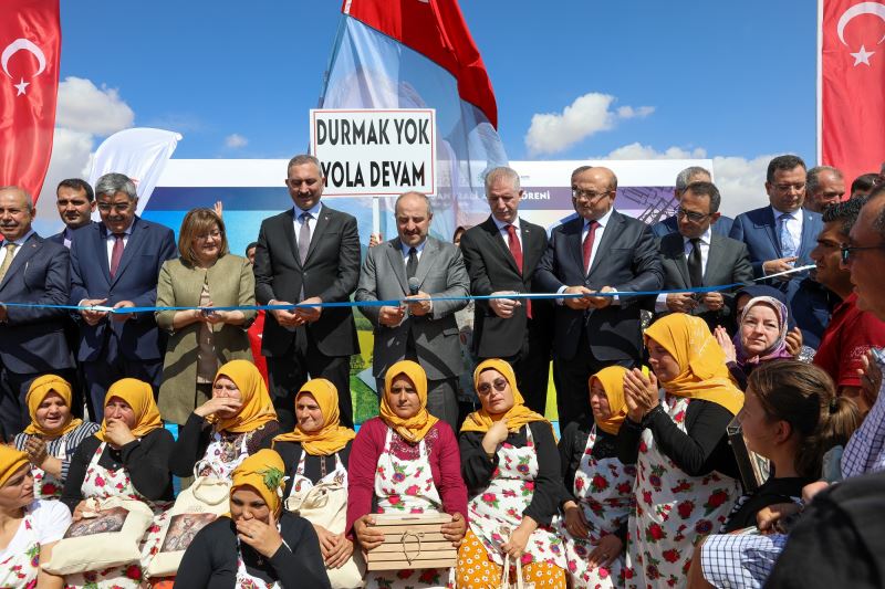 BAKAN VARANK, GAZİANTEP BÜYÜKŞEHİR’İN DE İŞ BİRLİĞİNDE OLDUĞU HANCAĞIZ GÜNEŞ ENERJİ SANTRALİ’NİN AÇILIŞINI YAPTI!