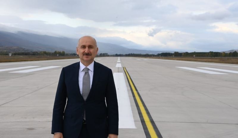 ULAŞTIRMA VE ALTYAPI BAKANI KARAİSMAİLOĞLU: TURİZM MERKEZLERİNDEKİ HAVALİMANLARIMIZDA YAZIN 32 MİLYON 440 BİN YOLCUYA HİZMET VERDİK