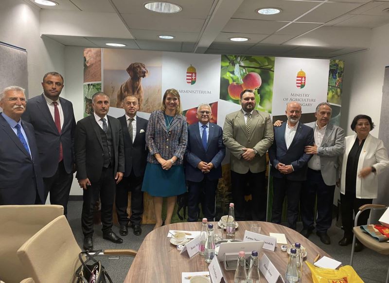 Başkan Büyükkılıç’ın Macaristan Temasları Sürüyor