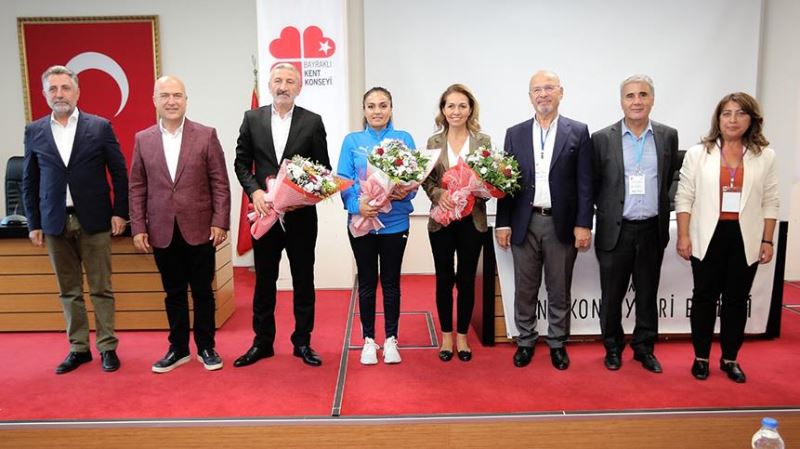 Kent Konseyleri Birliği Bayraklı’ da toplandı
