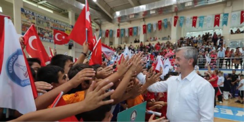 Belediyemiz Yaz Spor Okullarından 19.643 Öğrenci Sertifika Aldı