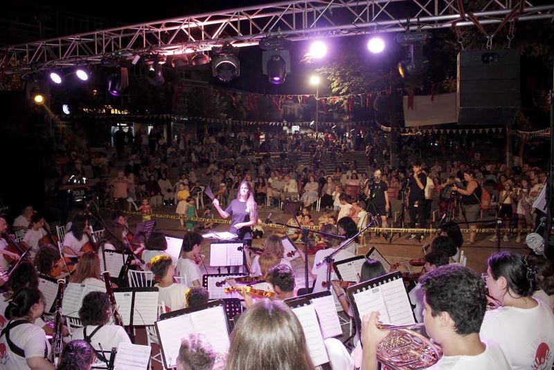 İKİ ELİN SESİ VAR