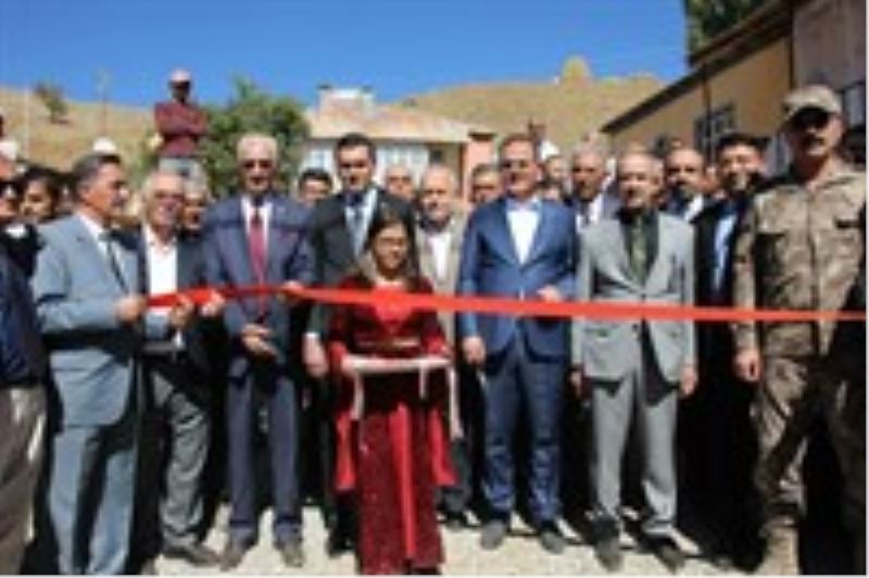 Vali / Belediye Başkan Vekilimiz Sayın İdris Akbıyık,  Bağışlı Köyü Budaklı Mezrası