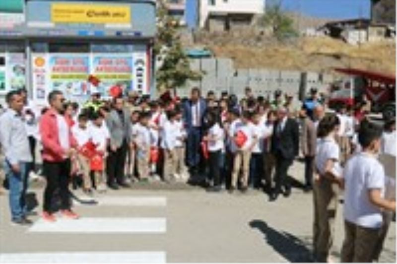 Yayalara Öncelik Duruşu