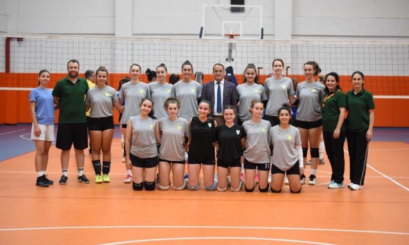 Genç Kızlarımız 2’nci Lig Ekibi Turgutlu Belediyespor’la Karşılaştı