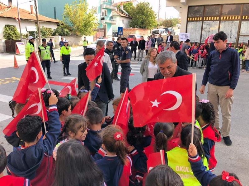 Hayata Saygı Duruşu...