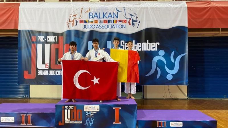 Emin Levent Yelkenci Balkan Şampiyonu