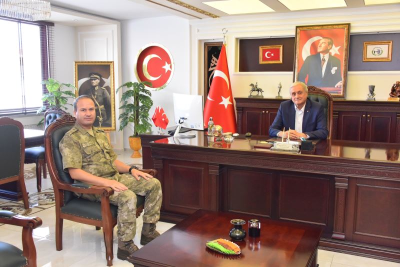 YENİ GARNİZON KOMUTANI MÜHİMMAT YÜZBAŞI CANER YILMAZ’DAN BAŞKAN BAKKALCIOĞLU’NA ZİYARET