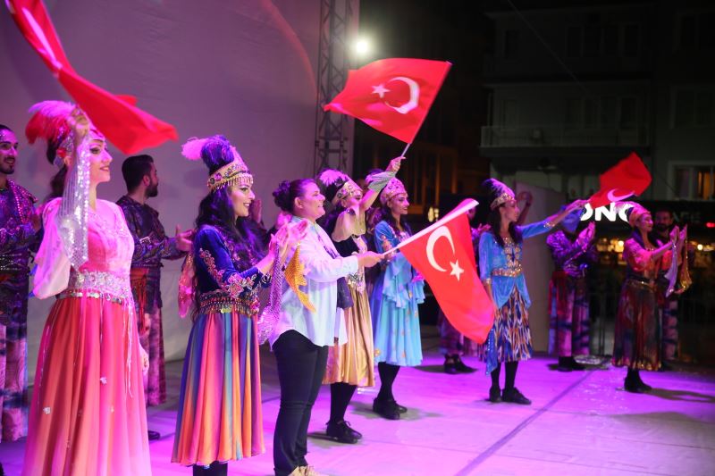 ‘ANADOLU ATEŞİ’ AYDIN BÜYÜKŞEHİR BELEDİYESİ’NİN DÜZENLEDİĞİ  ‘KURTULUŞ’ ETKİNLİĞİNDE MUHTEŞEM BİR GÖSTERİYE İMZA ATTI