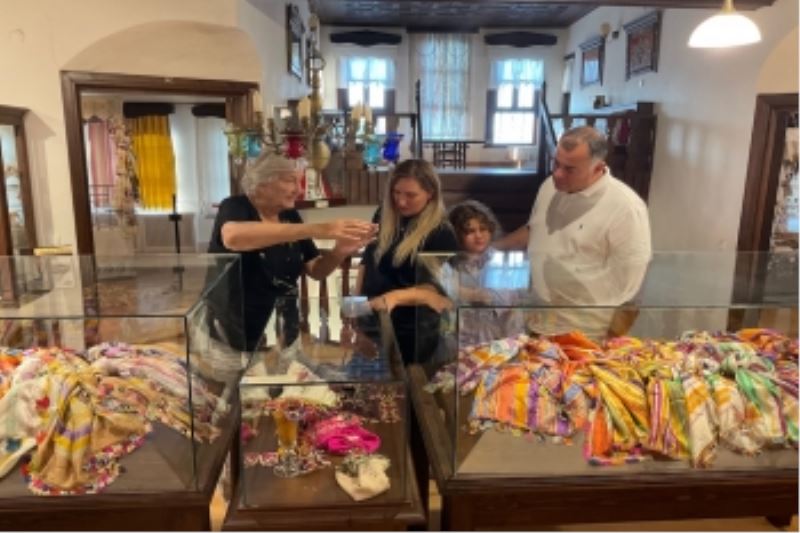 İMREN ERŞEN OYA MÜZESİ’NE HAYRAN KALDILAR