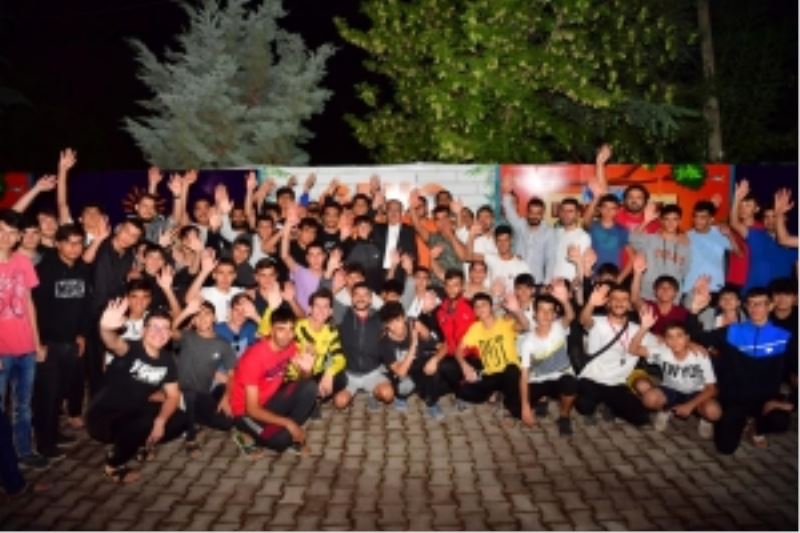 Vali Su, Hazar Uyanış Gençlik Kampı’nda öğrencilerle bir araya geldi