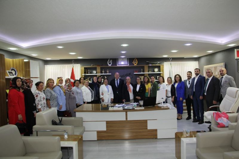 İYİ PARTİ TEŞKİLATI ÇORUM PROGRAMI ÖNCESİ SUNGURLU’DA MOLA VERDİ