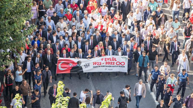 Basmane’den Cumhuriyet Meydanı’na zafer yürüyüşü