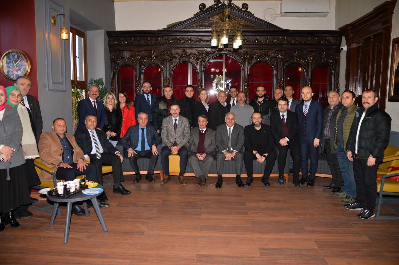 BAŞKAN ZORLUOĞLU GAZETECİLERLE BULUŞTU