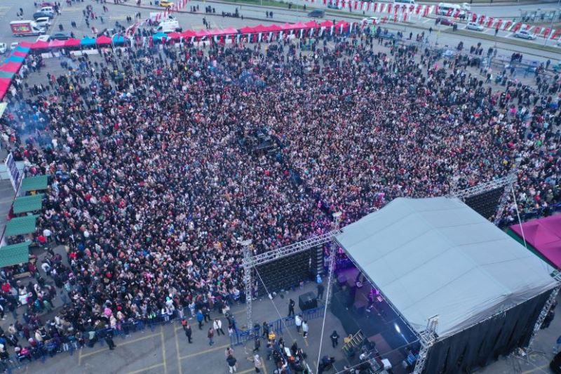 7. HAMSİ FESTİVALİNE KATILIM YOĞUN OLDU