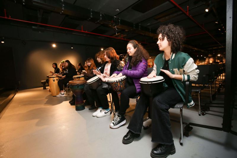 Müzede ritim atölyesine katıldılar