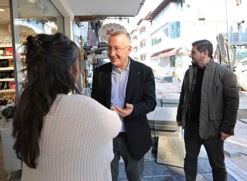 Papatya Sokak da Çok Mutlu