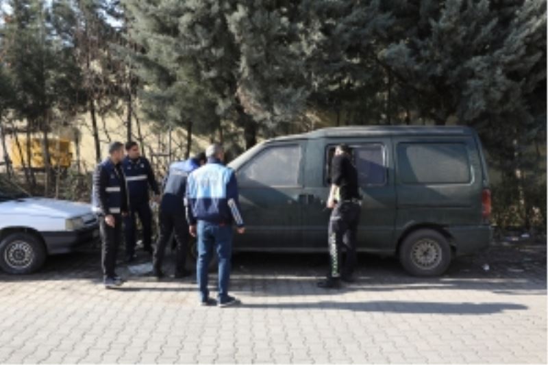 Çevre kirliliğine yol açan hurda araçlar çekildi