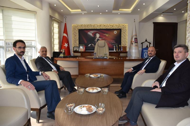 BAŞKANIMIZ, ZEYBEK VE KARAKUŞ BAŞKANI MİSAFİR ETTİ