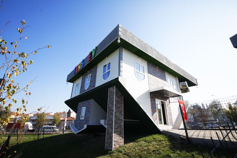 Başkan Ekrem Yüce’den öğrencilere Ters Ev müjdesi