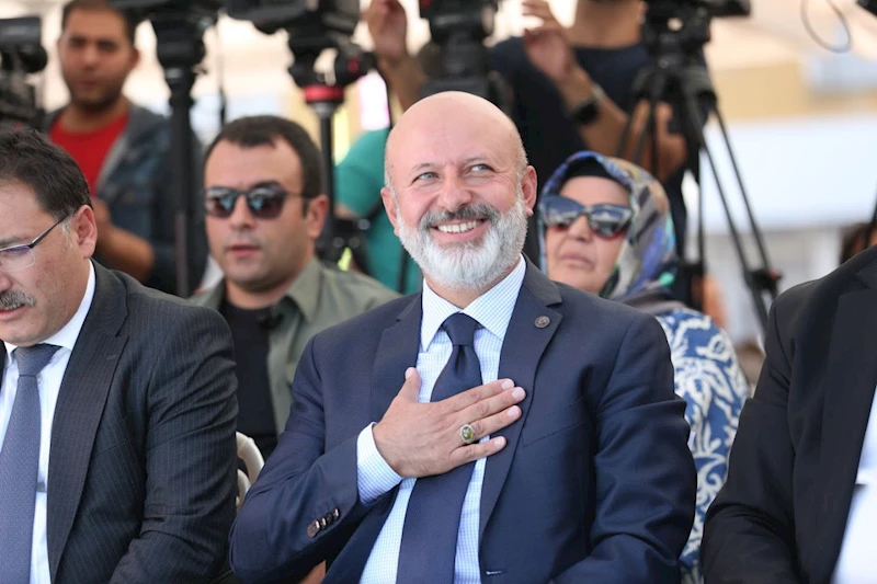 BAŞKAN ÇOLAKBAYRAKDAR, “YENİ KÜTÜPHANE, TÜRKİYE’NİN GELECEĞİ İÇİN BÜYÜK BİR KAZANÇTIR”