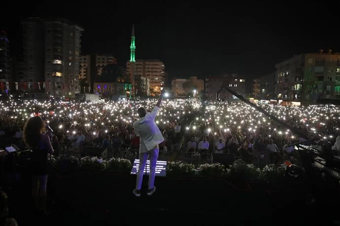 MAHMUTLAR’DA HAKAN ALTUN RÜZGARI ESTİ - BAŞKAN YÜCEL: HEP BİRLİKTE GÜZEL GÜNLERE BİRLİKTE YÜRÜYECEĞİZ