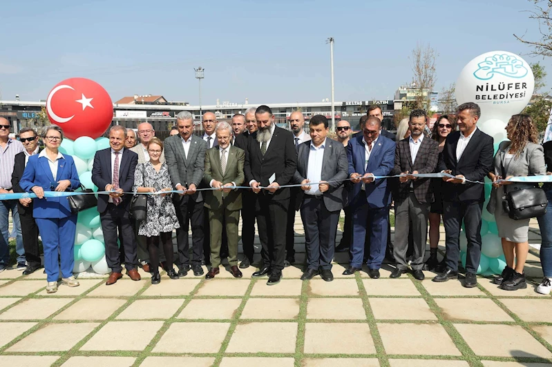 Sağlık çalışanlarına adanan anıt park hizmete açıldı