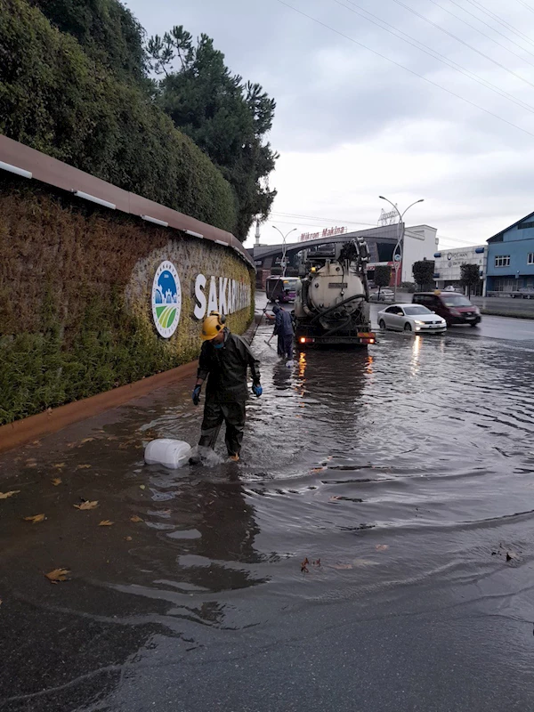 Büyükşehir Belediyesi yağış mesaisini aralıksız sürdürüyor