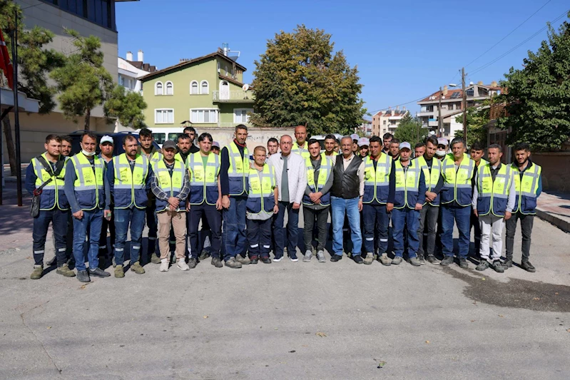 MERAM ÇEVRE TİMİ SONBAHAR TEMİZLİĞİ İÇİN SAHADA