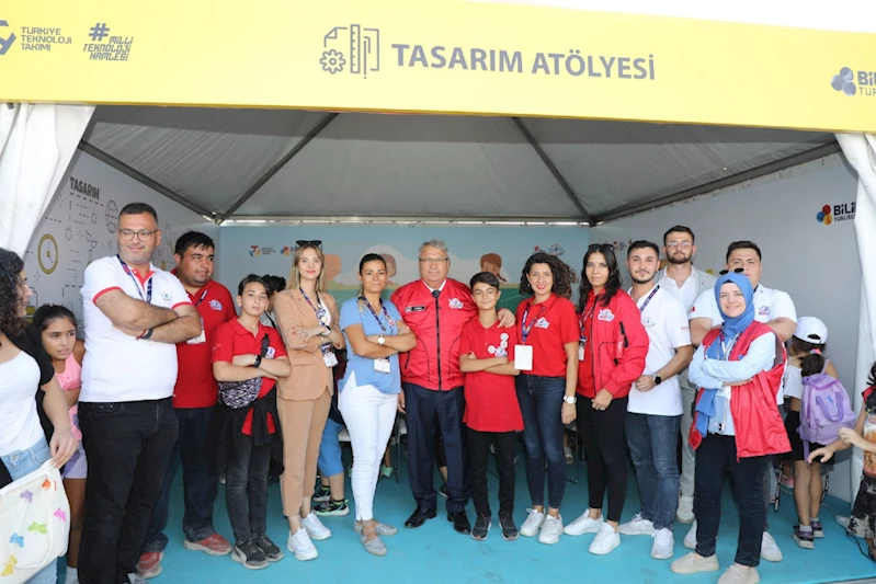 TEKNOFEST İZMİR’DE YUNUSEMRE’NİN STANDINA YOĞUN İLGİ