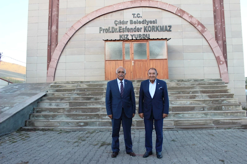İlçemizin değerlerinden  duayen İktisat Prof. Dr. Esfender KORKMAZ İlçemizi ve Belediyemizi ziyaret etti.  Teşekkürler Hocam.