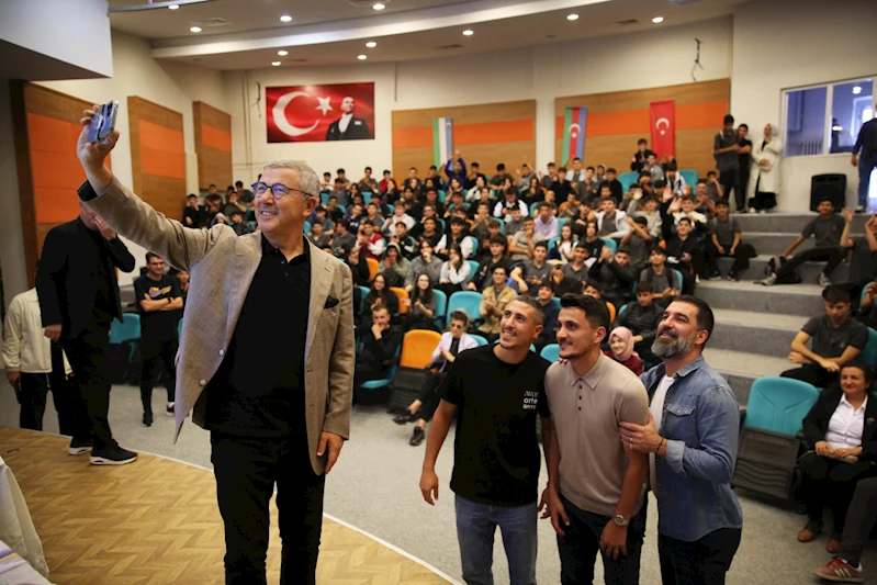 Arda Turan, Mustafa Pektemek ve Gianni Bruno ile gençlerle buluştuk