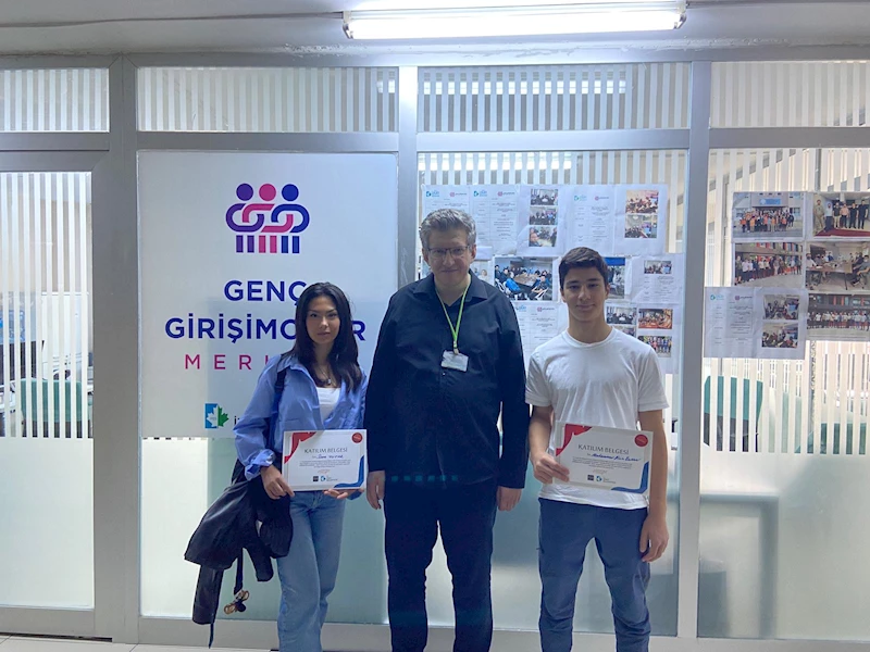 İZMİT BELEDİYESİ GENÇ GİRİŞİMCİLER MERKEZİ,  EĞİTİMLERİNİ TAMAMLAYAN ÖĞRENCİLERE SERTİFİKALARINI VERDİ
