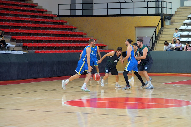 Büyükşehir basketboldan sezon öncesi rakiplerine gözdağı: 74-61