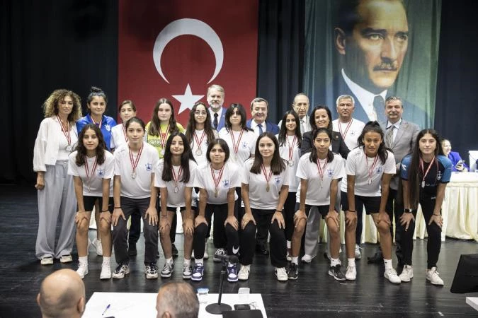Konak Belediye Meclisi Konak’ın Sultanlarını Ağırladı