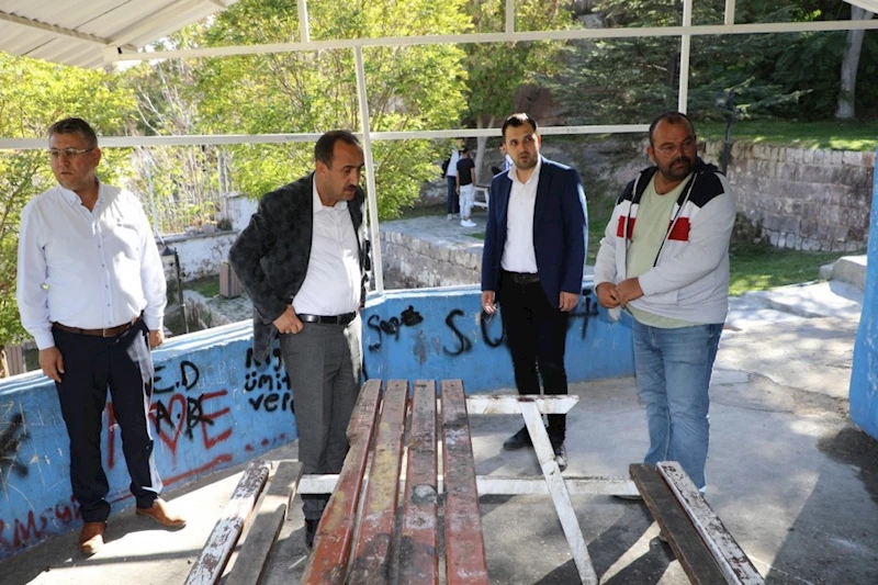 İlçemizde yaptığımız kamelyalar ve diğer alanlar bazı kişiler tarafından zarara uğratıldı. Bunlar milli servettir.