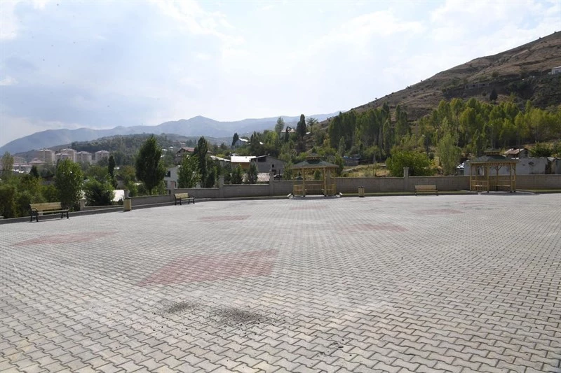 AZİZİYE CAMİ ÇEVRE DÜZENLEME ÇALIŞMALARI TAMAMLANDI