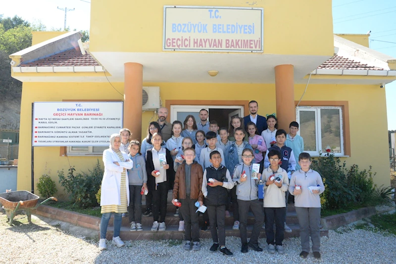 ÖĞRENCİLERDEN HAYVAN BARINAĞINA ZİYARET