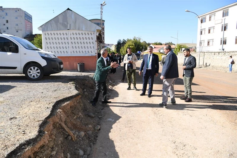 BAŞKAN ASYA, LİSE CADDESİNDEKİ ÜSTYAPI ÇALIŞMALARINI İNCELEDİ