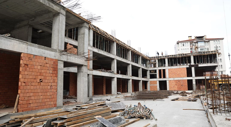 30 AĞUSTOS İŞ MERKEZİ VE ZANAAT ÇARŞIMIZ YÜKSELİYOR