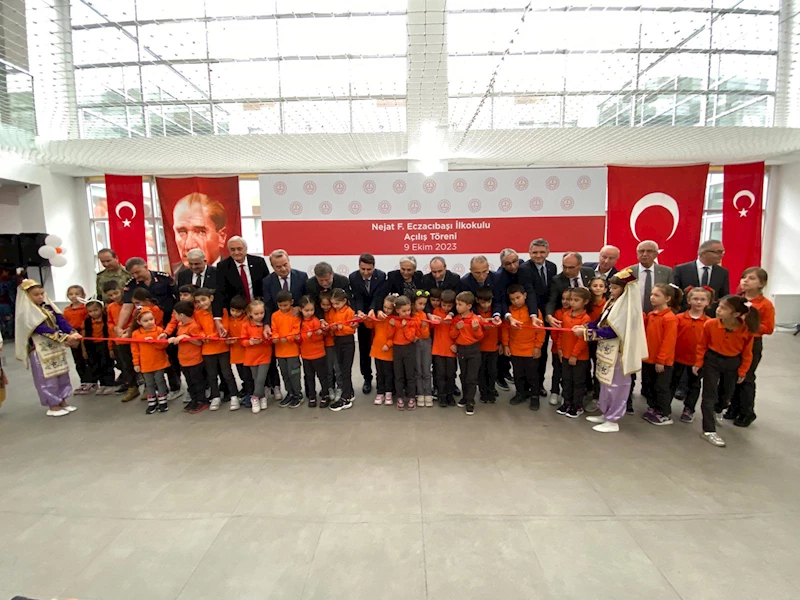 BAŞKAN BAKKALCIOĞLU ÇOCUKLARI SEVİNDİRDİ