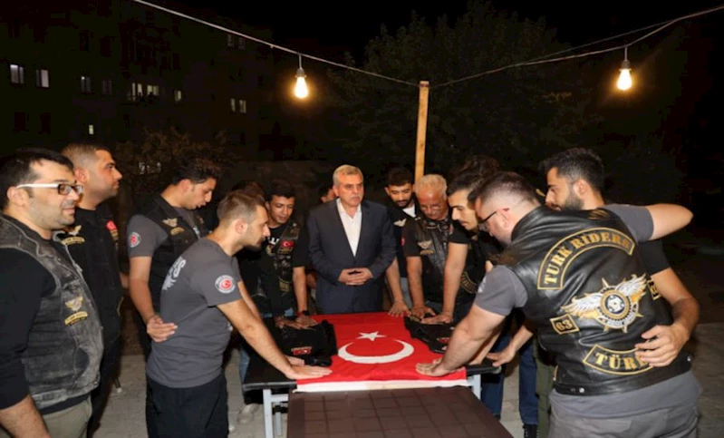Başkan Beyazgül, Motor Tutkunlarıyla Bir Araya Geldi