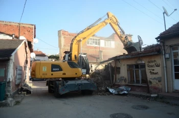 Yıkımdaki Bayrak Hassasiyeti Duygulandırdı